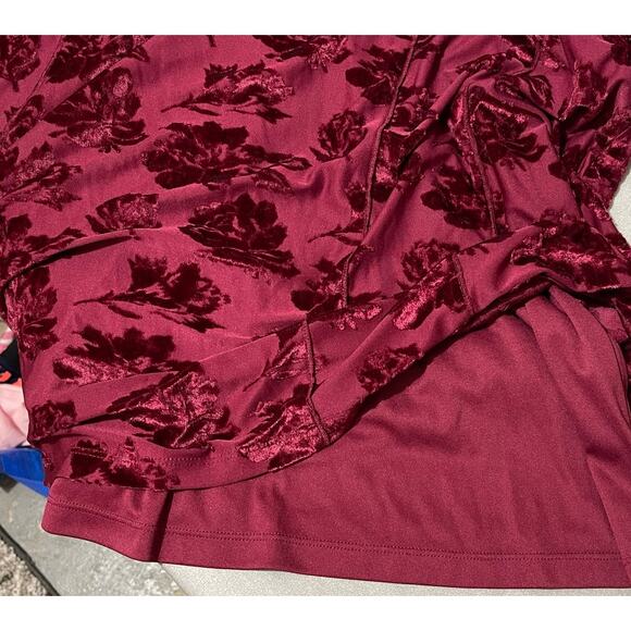 Catherine's‎ Velvet Flocked Burnout Blouse 3XWP (Petite Plus)-Whimsigoth - Picture 6 of 9